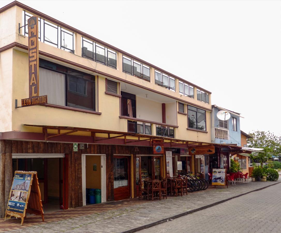 Hostal Leon Dormido Puerto Baquerizo Moreno Bagian luar foto